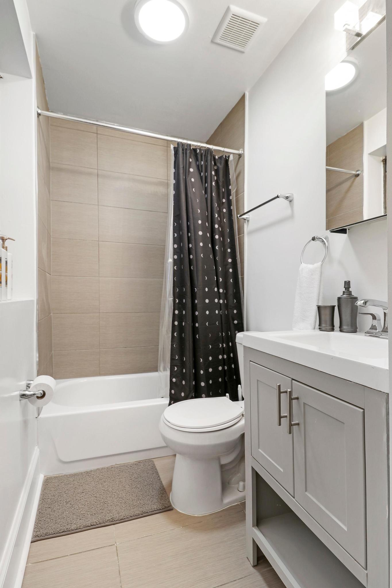 4615-27 N. Ashland Ave. 4615-27 N. Ashland Ave., Chicago, IL 60640 Ravenswood - Leasing by Cross Street
